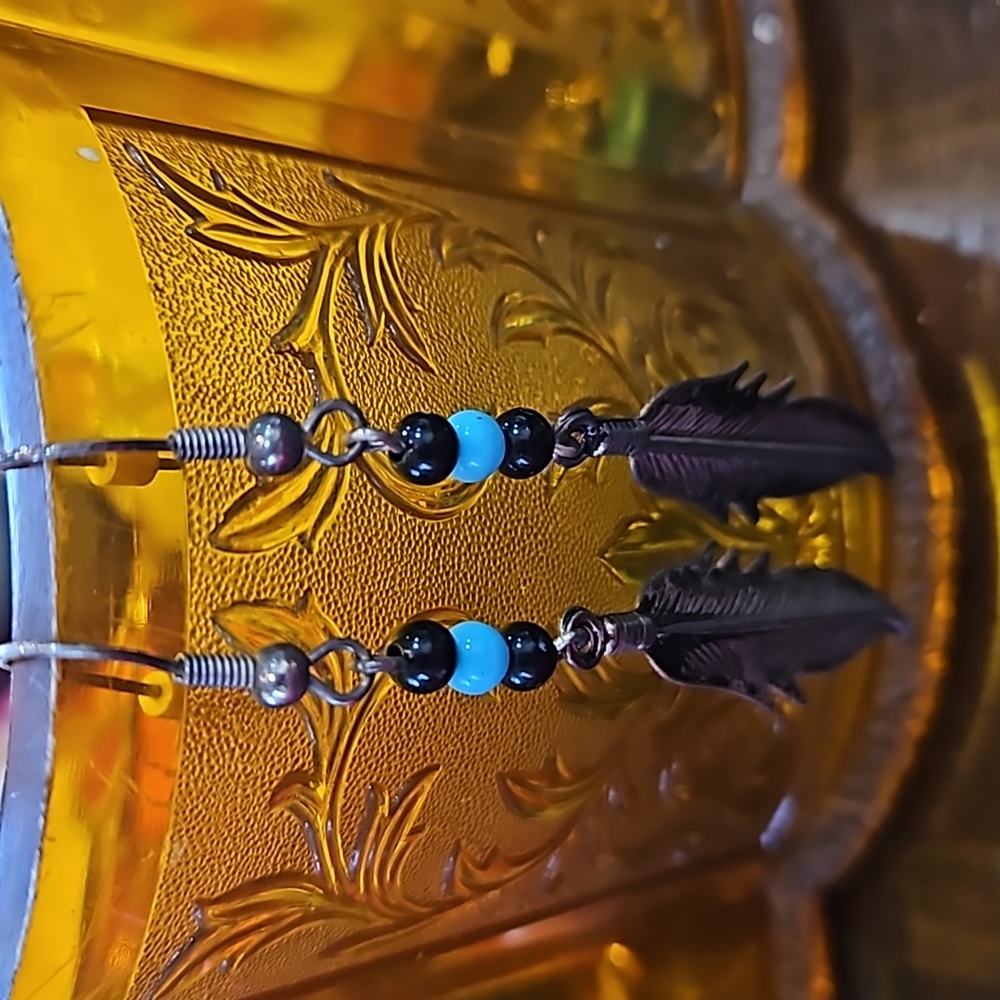 INDIAN FEATHER SILVER PIERCED‎ EARRINGS